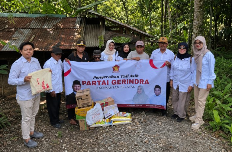 Gerindra Salurkan Bantuan untuk Warga Terlantar di Paramasan